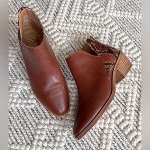 Vince Camuto Abrinna Ankle Booties 9W Whiskey Brown Leather Snakeskin 2" Heel